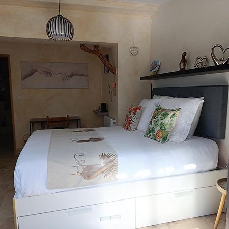 Le Frangipanier Hotel Le Barroux Екстериор снимка